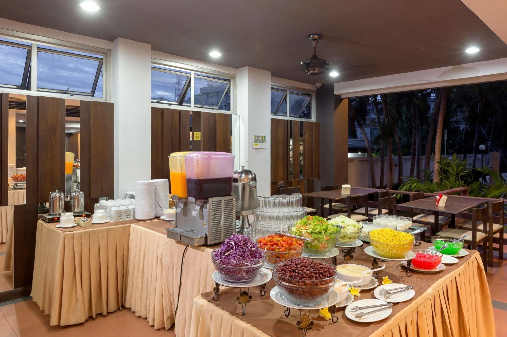 The Holiday Resort Pattaya Exterior foto